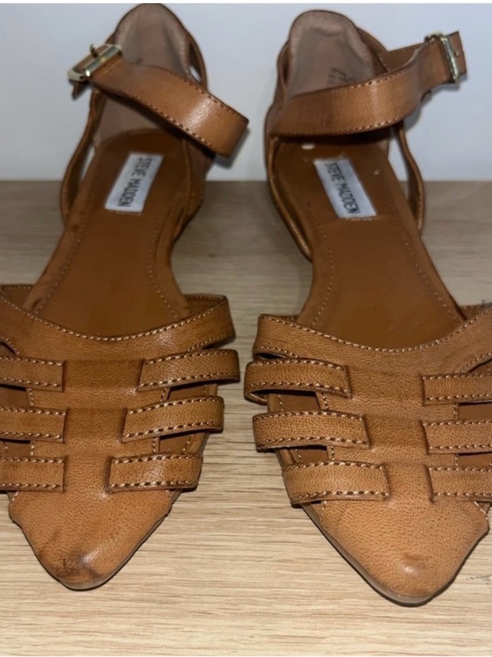 Steve Madden leather sandals 
6.5